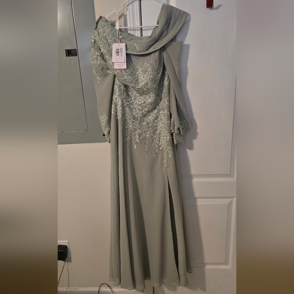 JJs House Sage Long Sleeve Dress